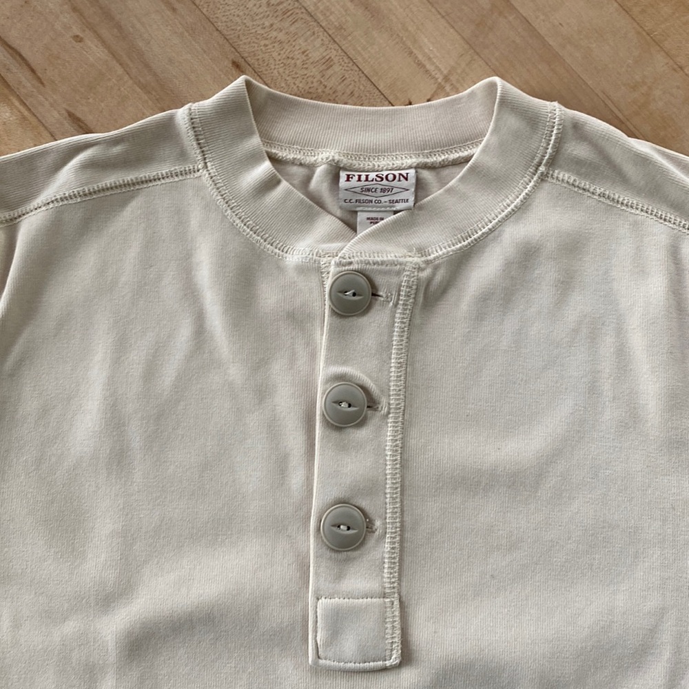 Filson Henley. Women Small. Cream color